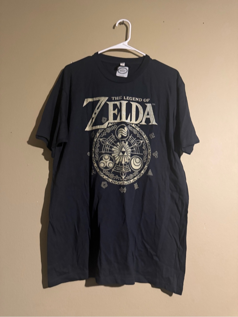 Official Nintendo, The Legend of Zelda, Adult Large, Black Graphic T-shirt. New.